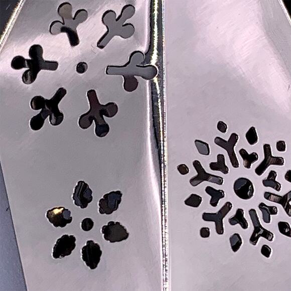 Hallmark Keepsake 2010 Christmas Star Collectible Silver Metal Ornament in Box - Picture 7 of 7